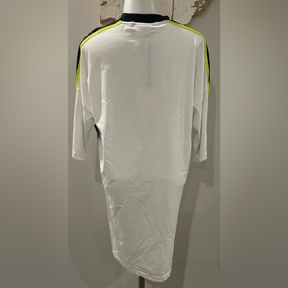 NWT! Ragged Jeans Tee‎ - Picture 4 of 5
